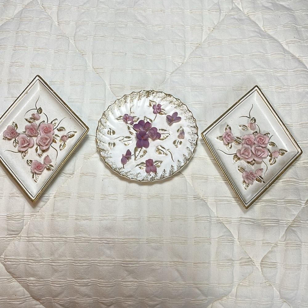 Lefton’s Chawkware Trio Ceramic Floral Wall Decor